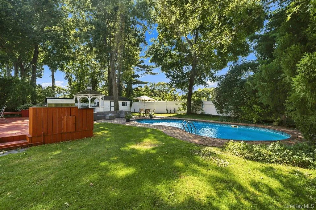 22 Gemini Lane, Smithtown, NY, 3 Bedrooms Bedrooms, 7 Rooms Rooms,2 BathroomsBathrooms,Residential,For Rent,Gemini,0,1033550 22 Gemini Lane, Smithtown, NY, 3 Bedrooms Bedrooms, 7 Rooms Rooms,2 BathroomsBathrooms,Residential,For Rent,Gemini,0,1033550