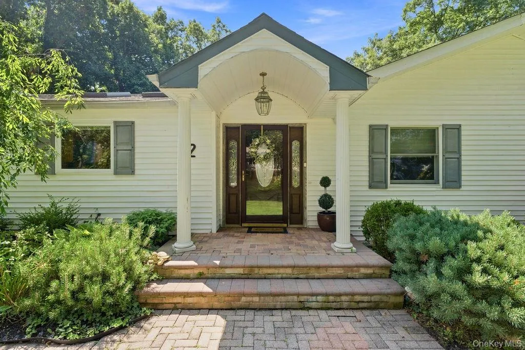 22 Gemini Lane, Smithtown, NY, 3 Bedrooms Bedrooms, 7 Rooms Rooms,2 BathroomsBathrooms,Residential,For Rent,Gemini,0,1033550 22 Gemini Lane, Smithtown, NY, 3 Bedrooms Bedrooms, 7 Rooms Rooms,2 BathroomsBathrooms,Residential,For Rent,Gemini,0,1033550