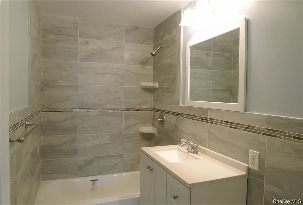 156 Truman Avenue, Yonkers, NY, 3 Bedrooms Bedrooms, 6 Rooms Rooms,2 BathroomsBathrooms,Residential Lease,For Rent,Truman,0,1033552 156 Truman Avenue, Yonkers, NY, 3 Bedrooms Bedrooms, 6 Rooms Rooms,2 BathroomsBathrooms,Residential Lease,For Rent,Truman,0,1033552