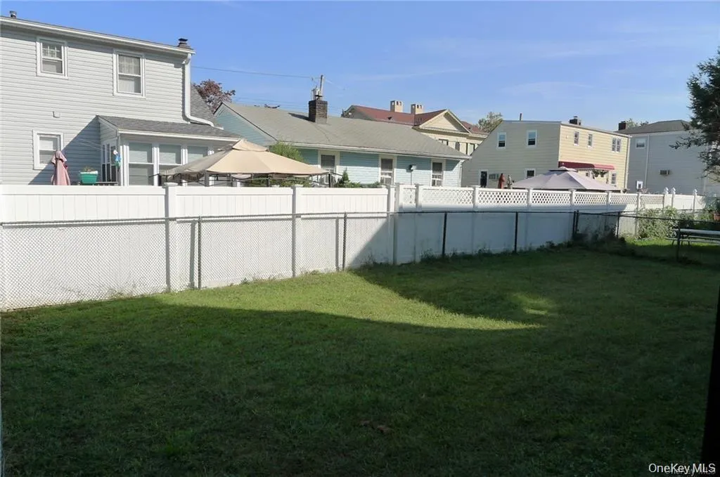 156 Truman Avenue, Yonkers, NY, 3 Bedrooms Bedrooms, 6 Rooms Rooms,2 BathroomsBathrooms,Residential Lease,For Rent,Truman,0,1033552 156 Truman Avenue, Yonkers, NY, 3 Bedrooms Bedrooms, 6 Rooms Rooms,2 BathroomsBathrooms,Residential Lease,For Rent,Truman,0,1033552