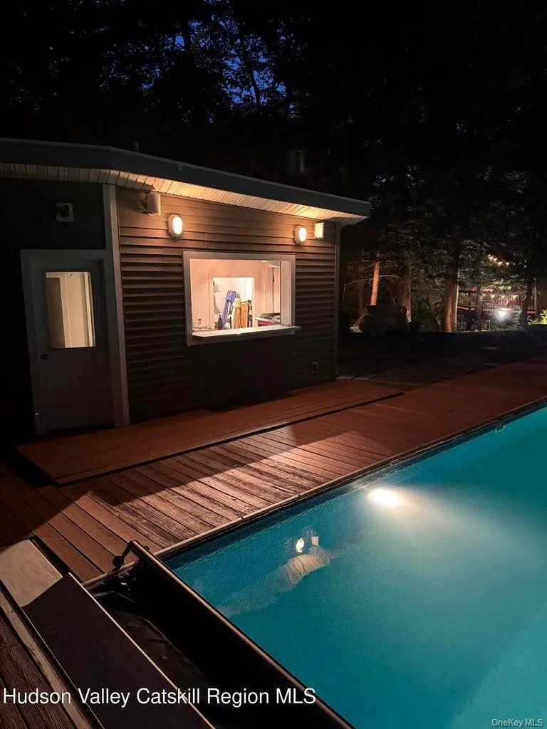 Pool House with serving window Pool House with serving window