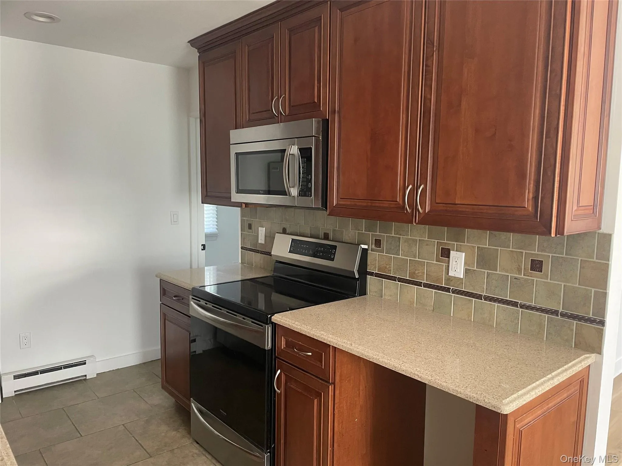 43 Brushy Neck Lane Unit 13, Southampton, New York 11977