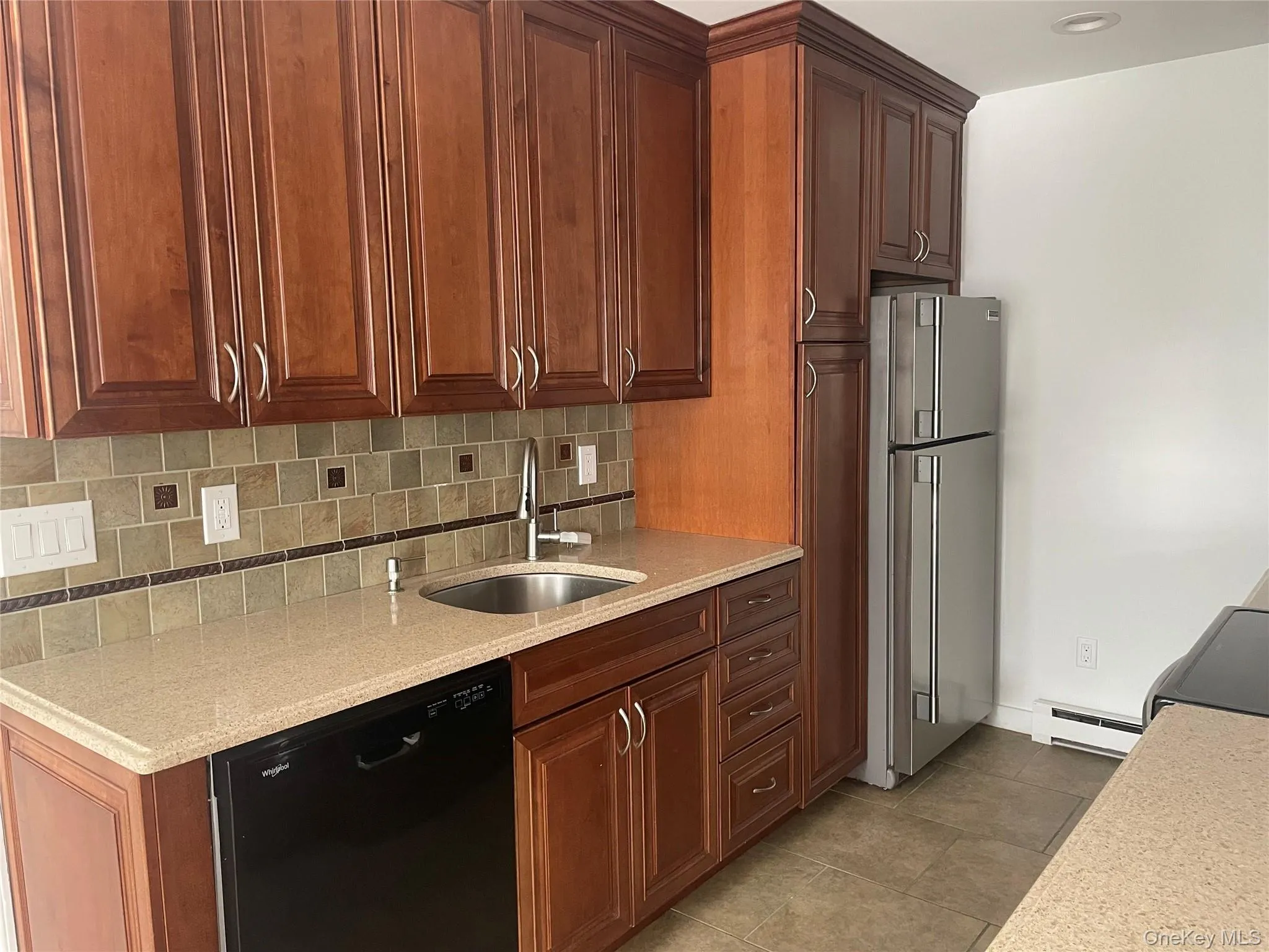 43 Brushy Neck Lane Unit 13, Southampton, New York 11977