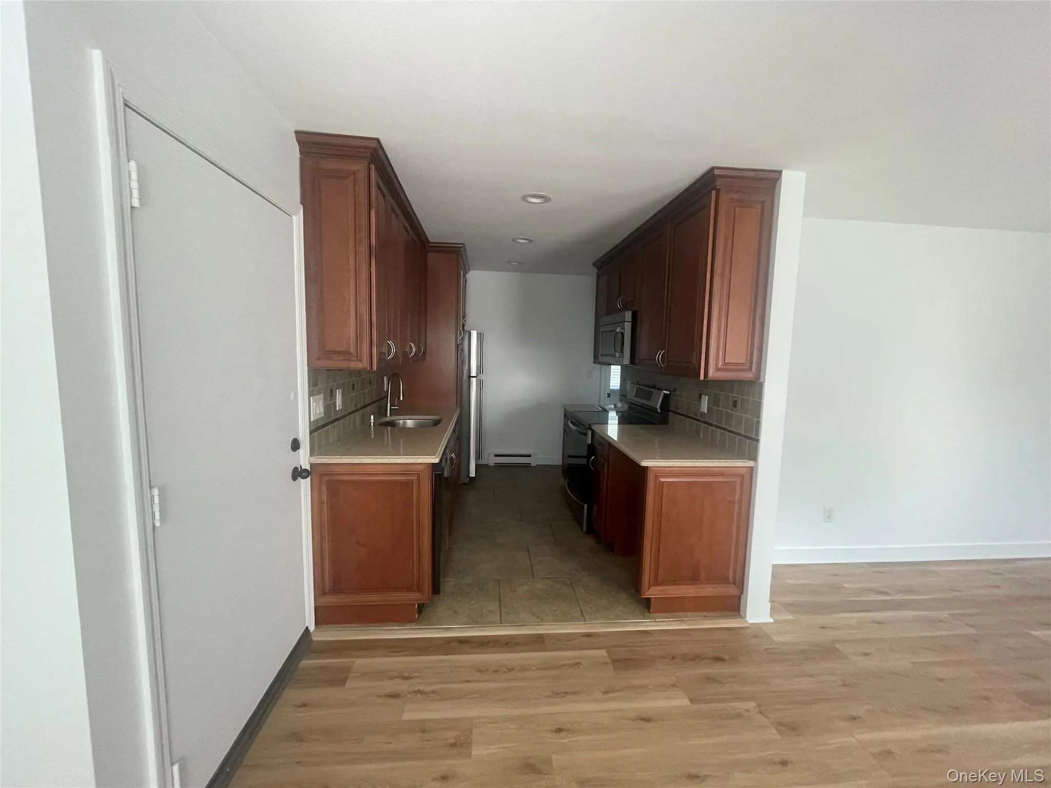 43 Brushy Neck Lane Unit 13, Southampton, New York 11977