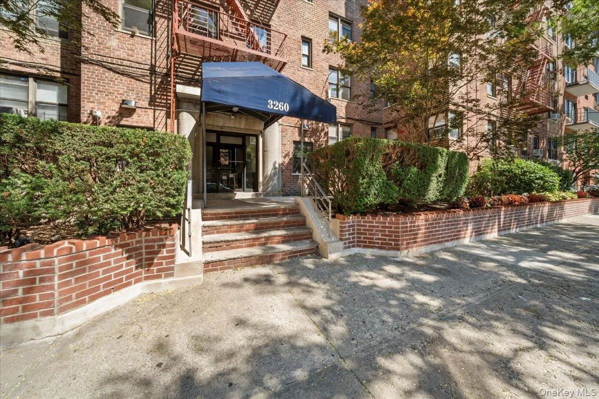 3260 Netherland Avenue, New York, NY, 1 Room Rooms,1 BathroomBathrooms,Residential,For Rent,Netherland,0,1033573 3260 Netherland Avenue, New York, NY, 1 Room Rooms,1 BathroomBathrooms,Residential,For Rent,Netherland,0,1033573