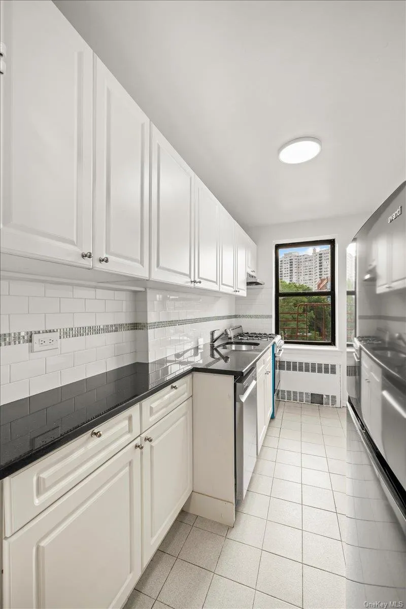 3260 Netherland Avenue, New York, NY, 1 Room Rooms,1 BathroomBathrooms,Residential,For Rent,Netherland,0,1033573 3260 Netherland Avenue, New York, NY, 1 Room Rooms,1 BathroomBathrooms,Residential,For Rent,Netherland,0,1033573