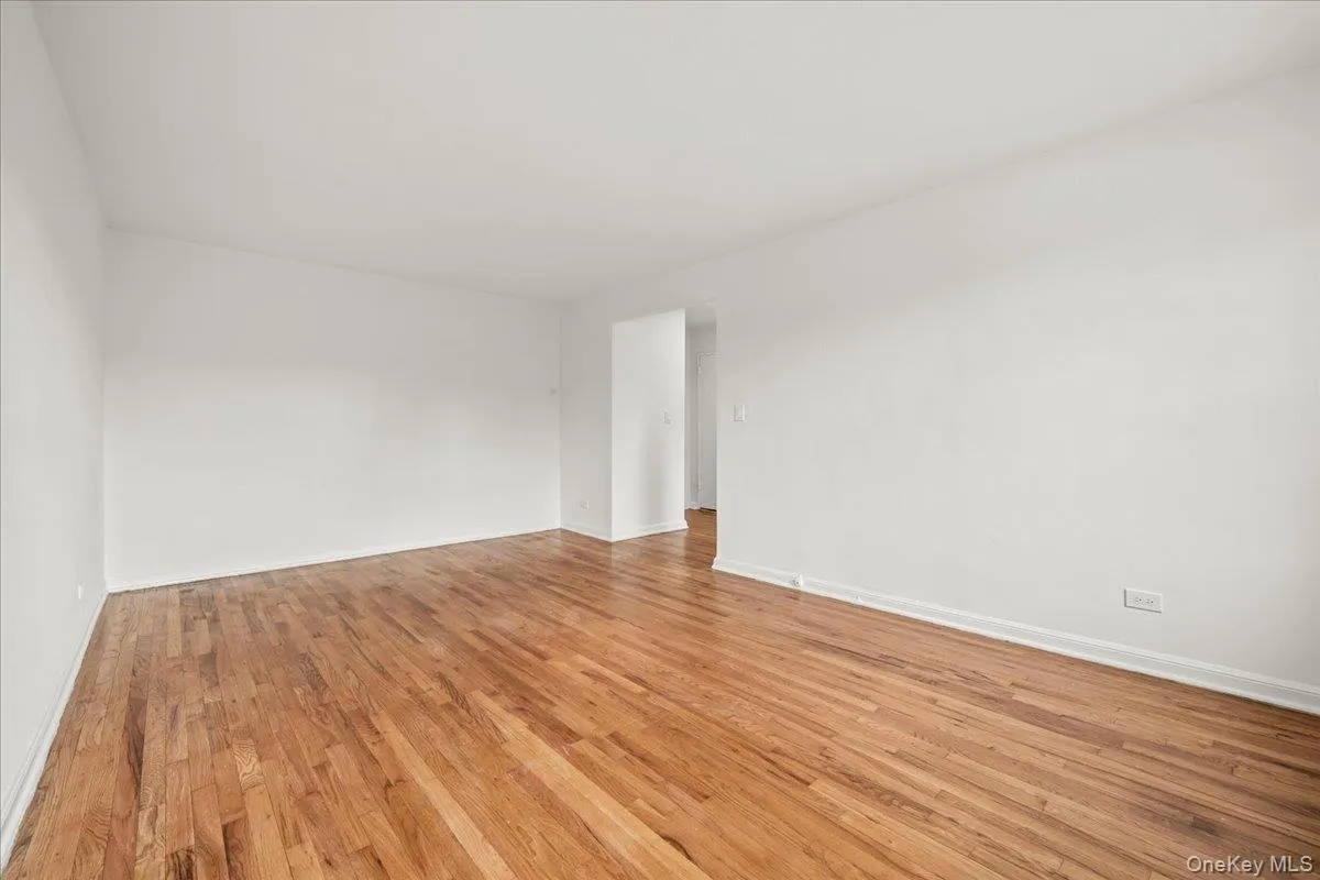 3260 Netherland Avenue, New York, NY, 1 Room Rooms,1 BathroomBathrooms,Residential,For Rent,Netherland,0,1033573 3260 Netherland Avenue, New York, NY, 1 Room Rooms,1 BathroomBathrooms,Residential,For Rent,Netherland,0,1033573