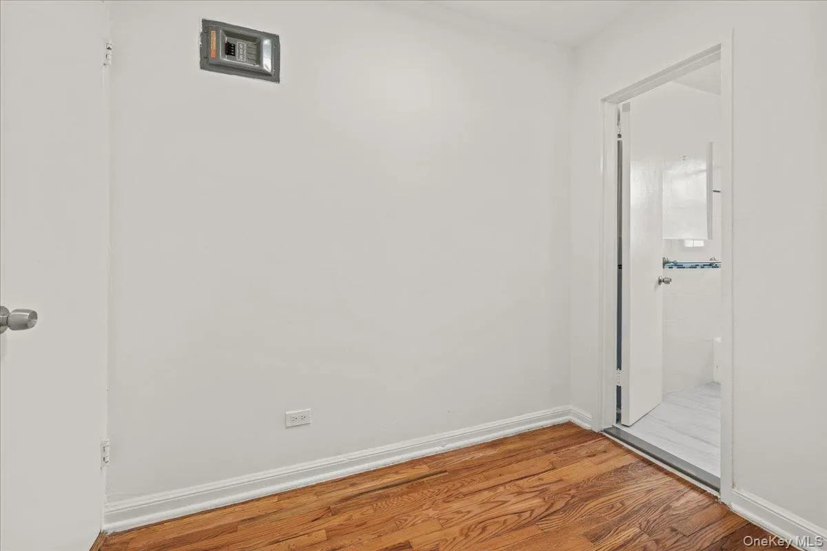 3260 Netherland Avenue, New York, NY, 1 Room Rooms,1 BathroomBathrooms,Residential,For Rent,Netherland,0,1033573 3260 Netherland Avenue, New York, NY, 1 Room Rooms,1 BathroomBathrooms,Residential,For Rent,Netherland,0,1033573