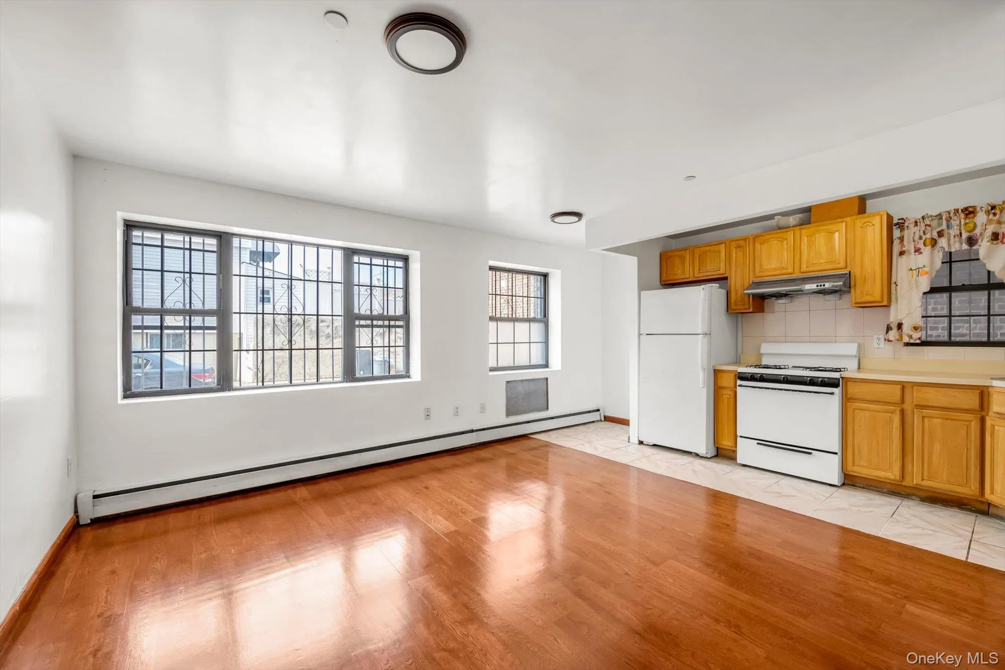 9705 50th Avenue, New York, NY, 2 Bedrooms Bedrooms, 5 Rooms Rooms,1 BathroomBathrooms,Residential,For Rent,50th,0,1033577 9705 50th Avenue, New York, NY, 2 Bedrooms Bedrooms, 5 Rooms Rooms,1 BathroomBathrooms,Residential,For Rent,50th,0,1033577