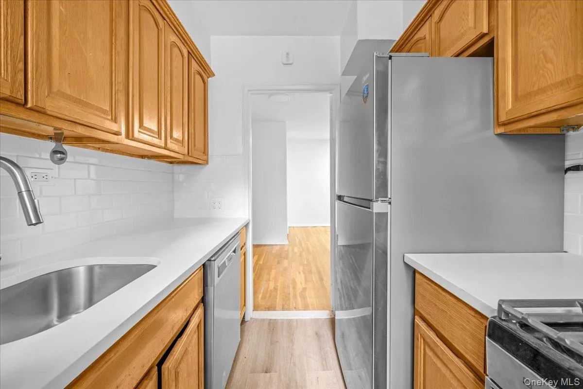 3720 Independence Avenue, New York, NY, 1 Bedroom Bedrooms, 4 Rooms Rooms,1 BathroomBathrooms,Residential,For Rent,Independence,0,1033580 3720 Independence Avenue, New York, NY, 1 Bedroom Bedrooms, 4 Rooms Rooms,1 BathroomBathrooms,Residential,For Rent,Independence,0,1033580