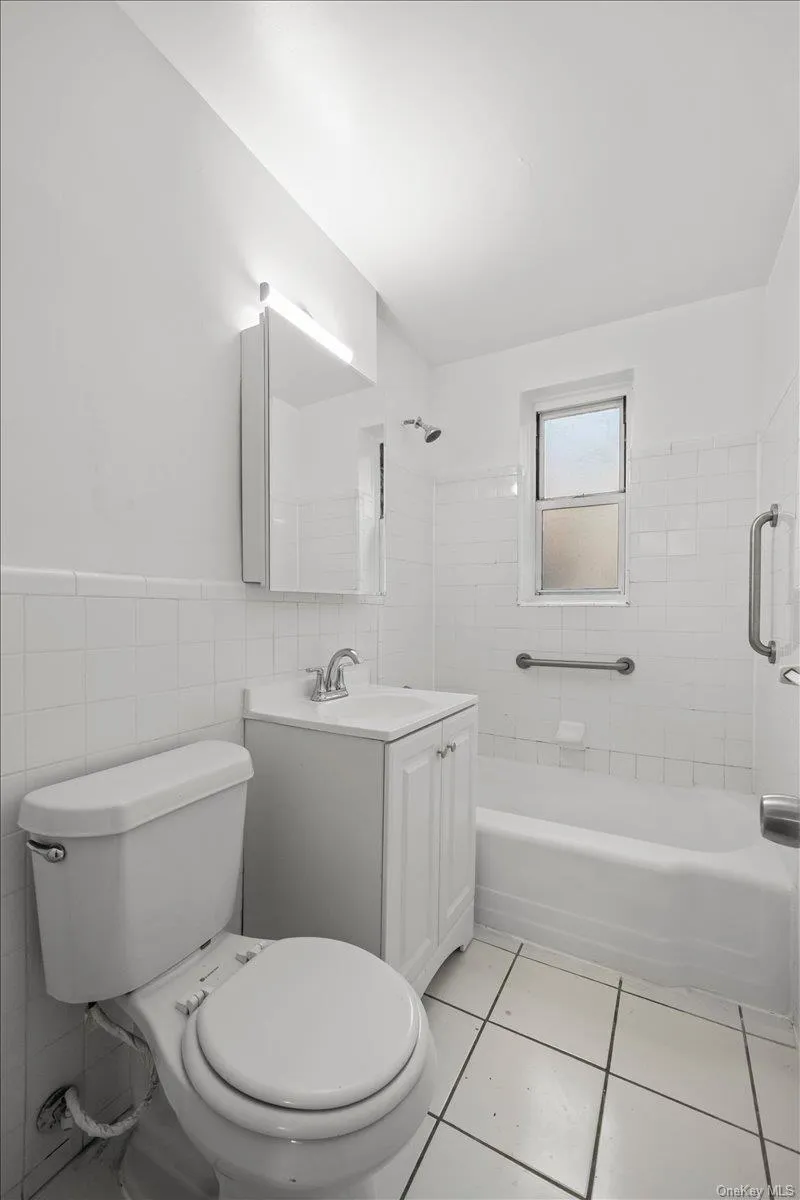 3720 Independence Avenue, New York, NY, 1 Bedroom Bedrooms, 4 Rooms Rooms,1 BathroomBathrooms,Residential,For Rent,Independence,0,1033580 3720 Independence Avenue, New York, NY, 1 Bedroom Bedrooms, 4 Rooms Rooms,1 BathroomBathrooms,Residential,For Rent,Independence,0,1033580