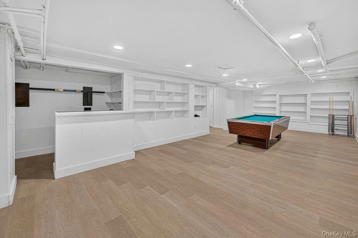 60 Lake Shore Drive, Brookhaven, NY, 6 Bedrooms Bedrooms, 16 Rooms Rooms,3 BathroomsBathrooms,Residential,For Rent,Lake Shore,0,1033592 60 Lake Shore Drive, Brookhaven, NY, 6 Bedrooms Bedrooms, 16 Rooms Rooms,3 BathroomsBathrooms,Residential,For Rent,Lake Shore,0,1033592