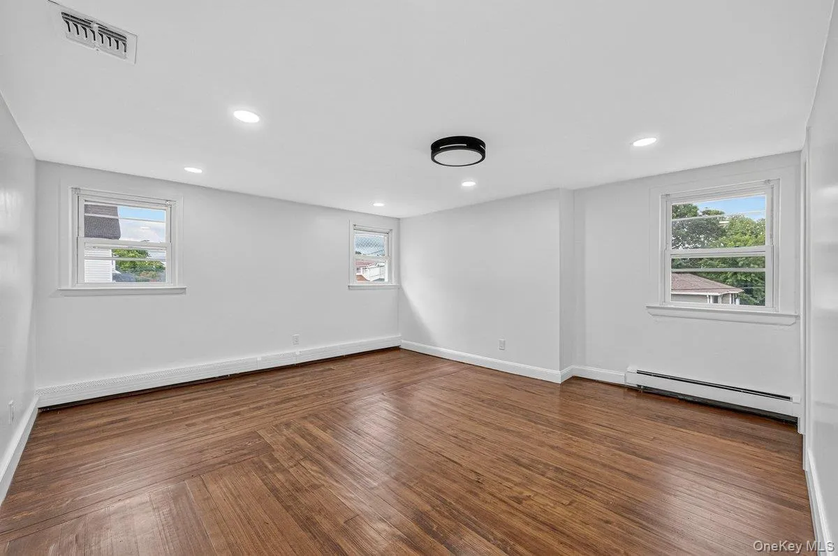 60 Lake Shore Drive, Brookhaven, NY, 6 Bedrooms Bedrooms, 16 Rooms Rooms,3 BathroomsBathrooms,Residential,For Rent,Lake Shore,0,1033592 60 Lake Shore Drive, Brookhaven, NY, 6 Bedrooms Bedrooms, 16 Rooms Rooms,3 BathroomsBathrooms,Residential,For Rent,Lake Shore,0,1033592