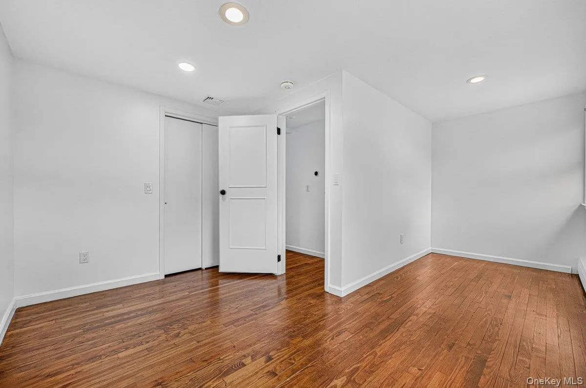 60 Lake Shore Drive, Brookhaven, NY, 6 Bedrooms Bedrooms, 16 Rooms Rooms,3 BathroomsBathrooms,Residential,For Rent,Lake Shore,0,1033592 60 Lake Shore Drive, Brookhaven, NY, 6 Bedrooms Bedrooms, 16 Rooms Rooms,3 BathroomsBathrooms,Residential,For Rent,Lake Shore,0,1033592