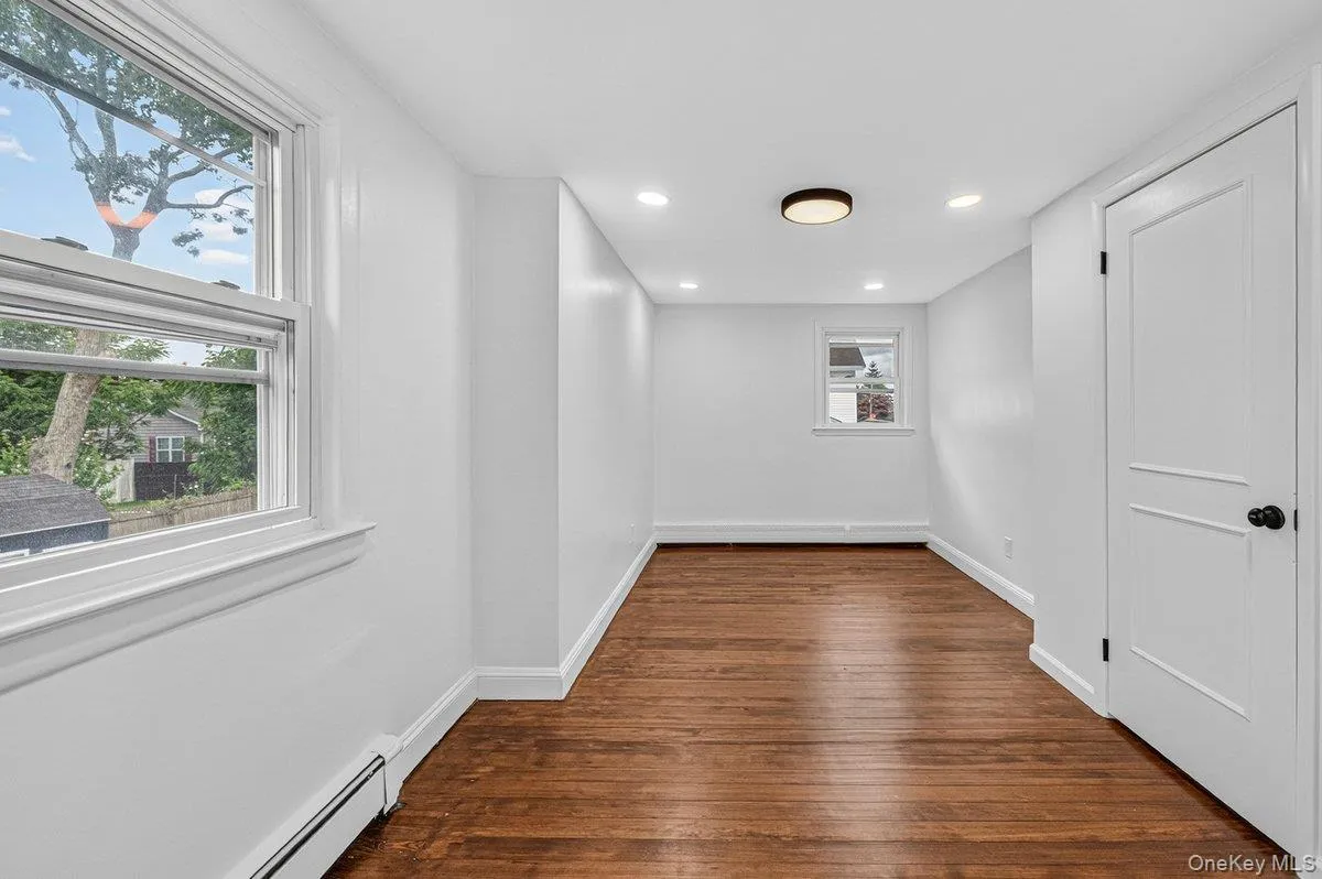 60 Lake Shore Drive, Brookhaven, NY, 6 Bedrooms Bedrooms, 16 Rooms Rooms,3 BathroomsBathrooms,Residential,For Rent,Lake Shore,0,1033592 60 Lake Shore Drive, Brookhaven, NY, 6 Bedrooms Bedrooms, 16 Rooms Rooms,3 BathroomsBathrooms,Residential,For Rent,Lake Shore,0,1033592