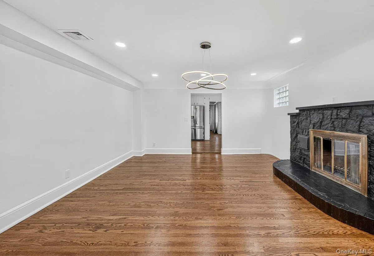 60 Lake Shore Drive, Brookhaven, NY, 6 Bedrooms Bedrooms, 16 Rooms Rooms,3 BathroomsBathrooms,Residential,For Rent,Lake Shore,0,1033592 60 Lake Shore Drive, Brookhaven, NY, 6 Bedrooms Bedrooms, 16 Rooms Rooms,3 BathroomsBathrooms,Residential,For Rent,Lake Shore,0,1033592