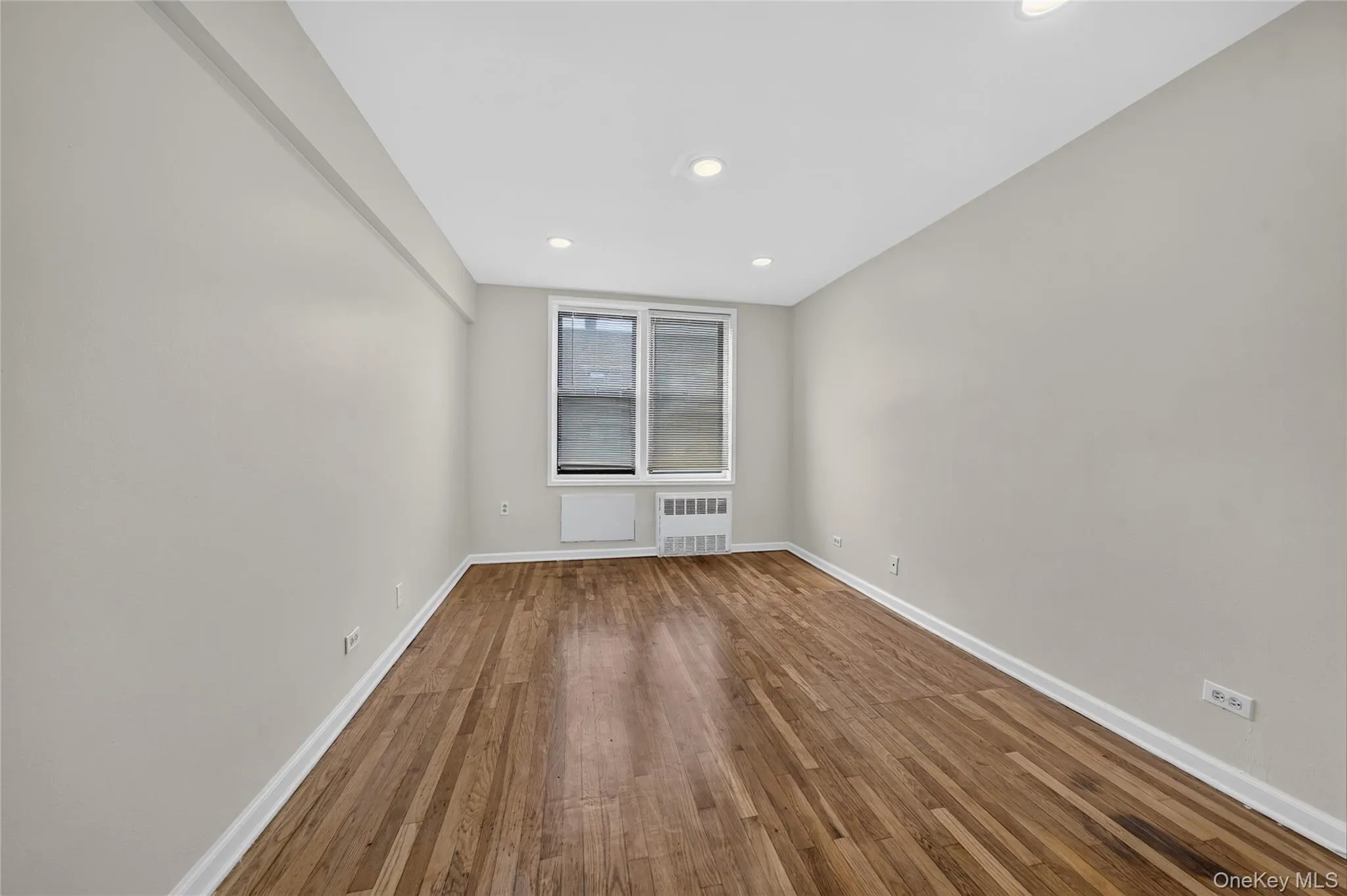 175-45 88th Avenue, New York, NY, 2 Bedrooms Bedrooms, 5 Rooms Rooms,2 BathroomsBathrooms,Residential,For Rent,88th,0,1033596 175-45 88th Avenue, New York, NY, 2 Bedrooms Bedrooms, 5 Rooms Rooms,2 BathroomsBathrooms,Residential,For Rent,88th,0,1033596