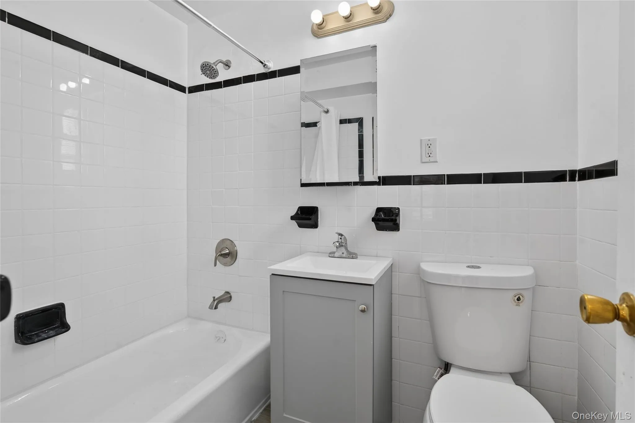 175-45 88th Avenue, New York, NY, 2 Bedrooms Bedrooms, 5 Rooms Rooms,2 BathroomsBathrooms,Residential,For Rent,88th,0,1033596 175-45 88th Avenue, New York, NY, 2 Bedrooms Bedrooms, 5 Rooms Rooms,2 BathroomsBathrooms,Residential,For Rent,88th,0,1033596