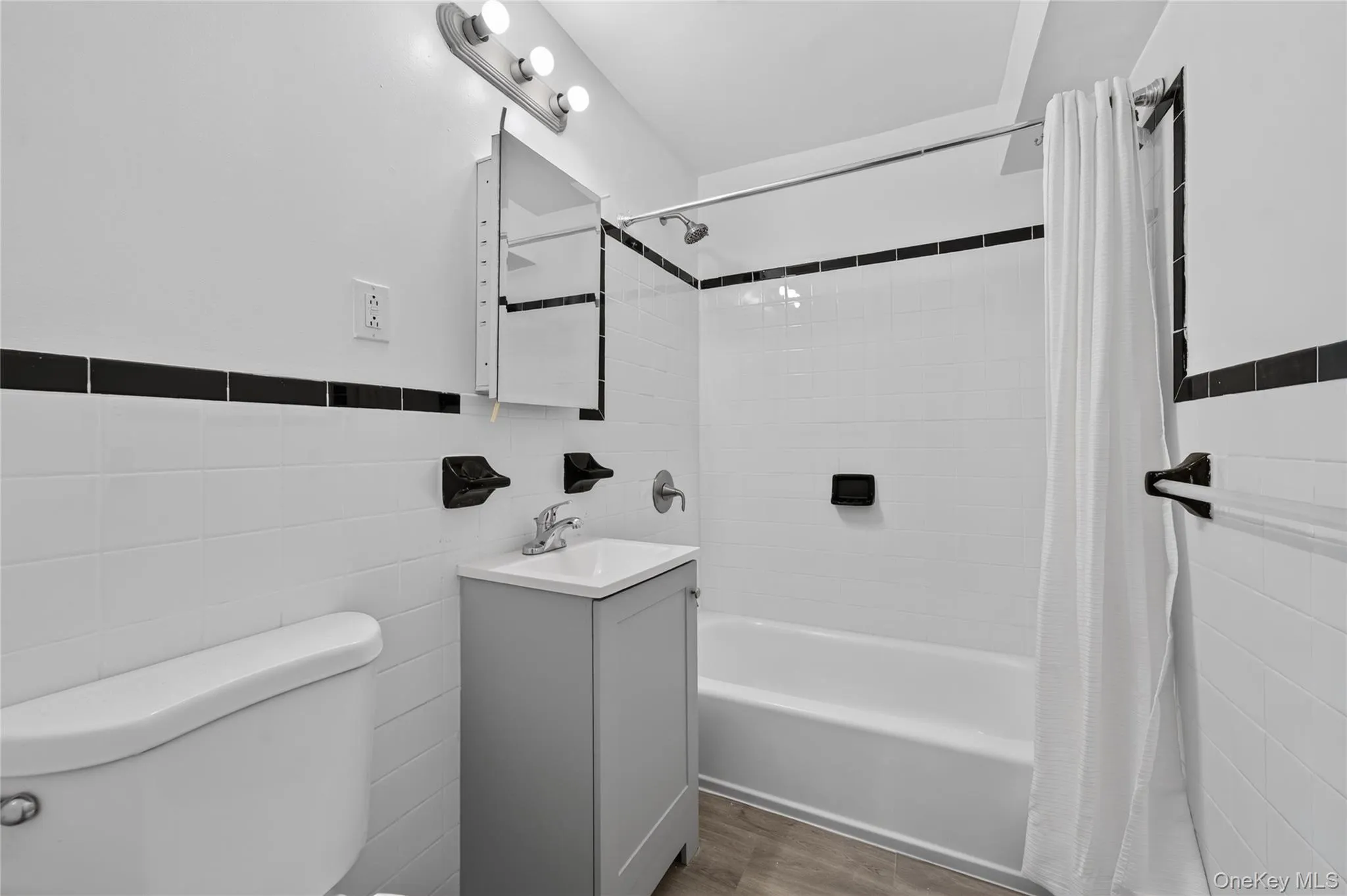 175-45 88th Avenue, New York, NY, 2 Bedrooms Bedrooms, 5 Rooms Rooms,2 BathroomsBathrooms,Residential,For Rent,88th,0,1033596 175-45 88th Avenue, New York, NY, 2 Bedrooms Bedrooms, 5 Rooms Rooms,2 BathroomsBathrooms,Residential,For Rent,88th,0,1033596