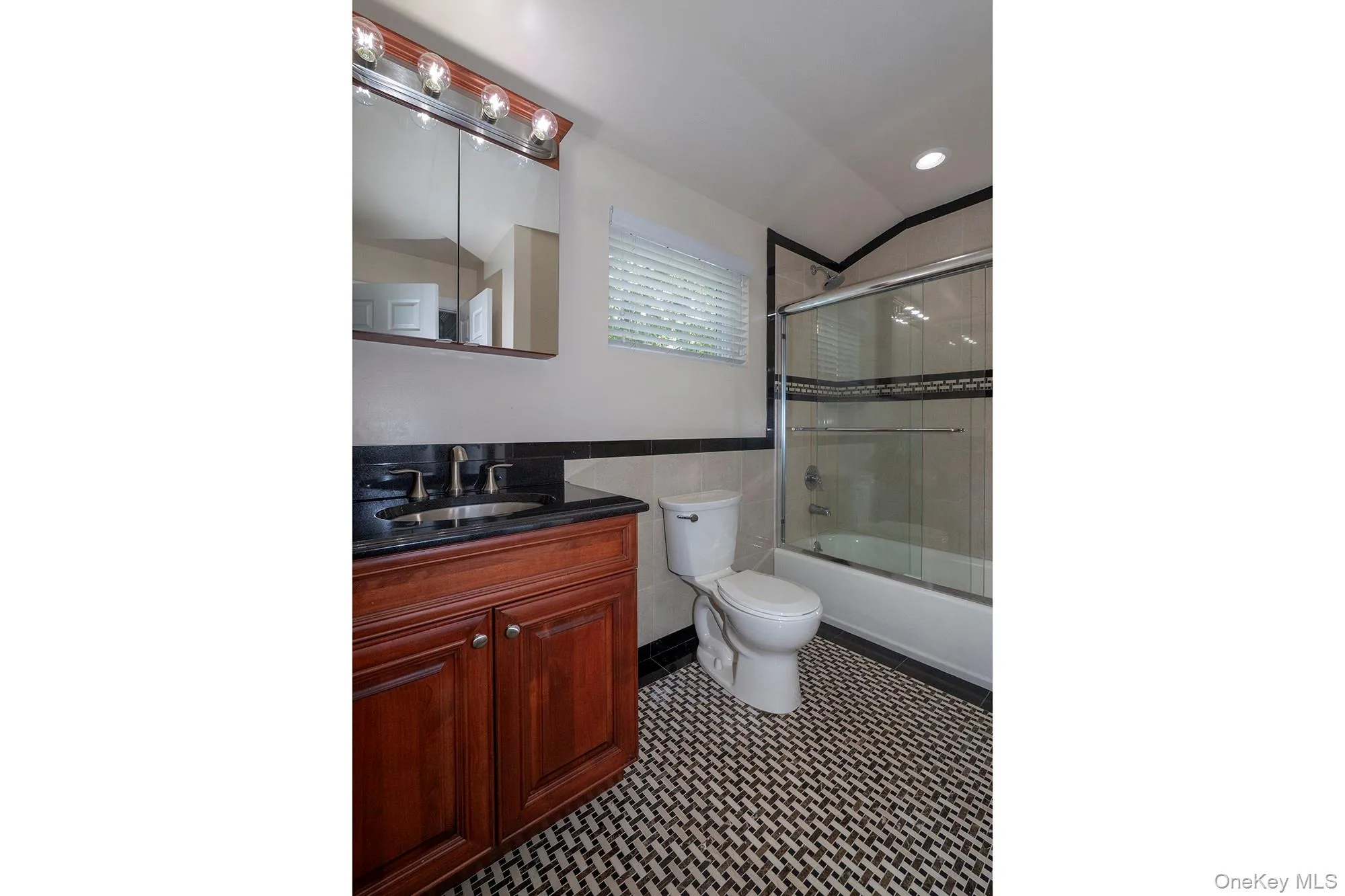 5000 Townhouse Drive, Brookhaven, NY, 3 Bedrooms Bedrooms, 6 Rooms Rooms,2 BathroomsBathrooms,Residential Lease,For Rent,Townhouse,0,1033602 5000 Townhouse Drive, Brookhaven, NY, 3 Bedrooms Bedrooms, 6 Rooms Rooms,2 BathroomsBathrooms,Residential Lease,For Rent,Townhouse,0,1033602