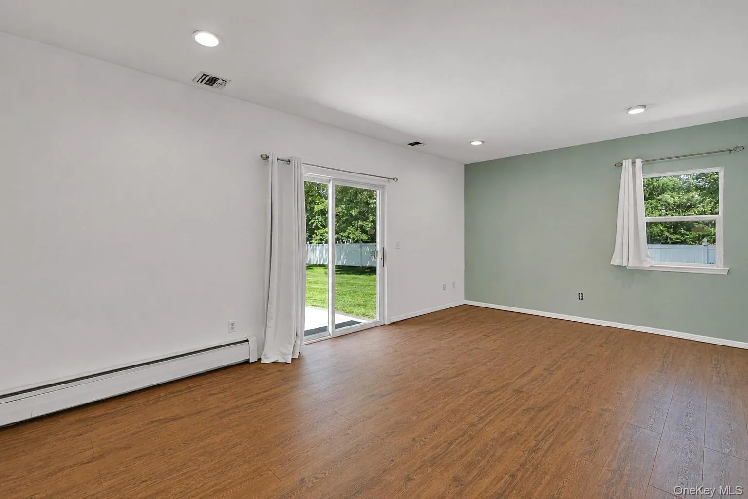 11 Oliver Street, Brookhaven, NY, 4 Bedrooms Bedrooms, 8 Rooms Rooms,2 BathroomsBathrooms,Residential,For Rent,Oliver,0,1033611 11 Oliver Street, Brookhaven, NY, 4 Bedrooms Bedrooms, 8 Rooms Rooms,2 BathroomsBathrooms,Residential,For Rent,Oliver,0,1033611