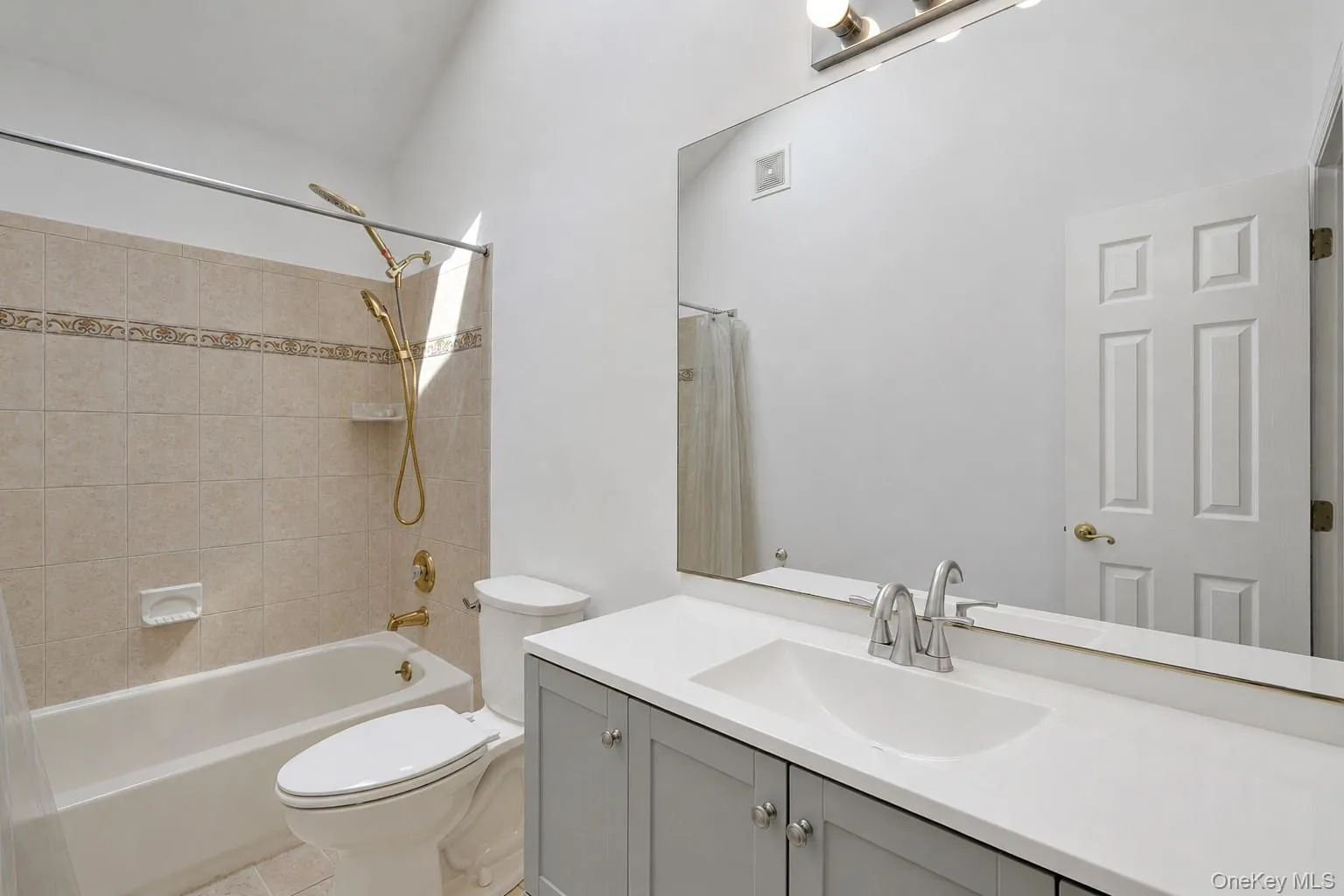 11 Oliver Street, Brookhaven, NY, 4 Bedrooms Bedrooms, 8 Rooms Rooms,2 BathroomsBathrooms,Residential,For Rent,Oliver,0,1033611 11 Oliver Street, Brookhaven, NY, 4 Bedrooms Bedrooms, 8 Rooms Rooms,2 BathroomsBathrooms,Residential,For Rent,Oliver,0,1033611