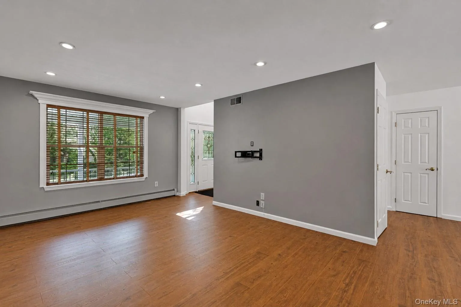 11 Oliver Street, Brookhaven, NY, 4 Bedrooms Bedrooms, 8 Rooms Rooms,2 BathroomsBathrooms,Residential,For Rent,Oliver,0,1033611 11 Oliver Street, Brookhaven, NY, 4 Bedrooms Bedrooms, 8 Rooms Rooms,2 BathroomsBathrooms,Residential,For Rent,Oliver,0,1033611