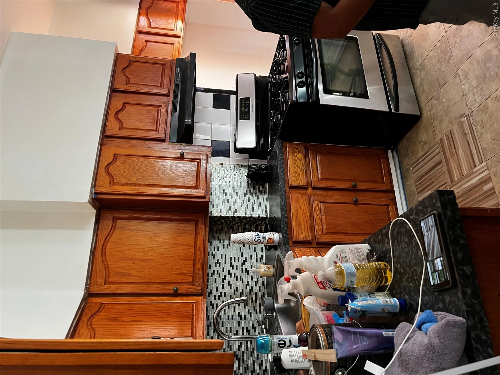847 220th Street, New York, NY, 3 Bedrooms Bedrooms, 6 Rooms Rooms,1 BathroomBathrooms,Residential Lease,For Rent,220th,0,1033614 847 220th Street, New York, NY, 3 Bedrooms Bedrooms, 6 Rooms Rooms,1 BathroomBathrooms,Residential Lease,For Rent,220th,0,1033614