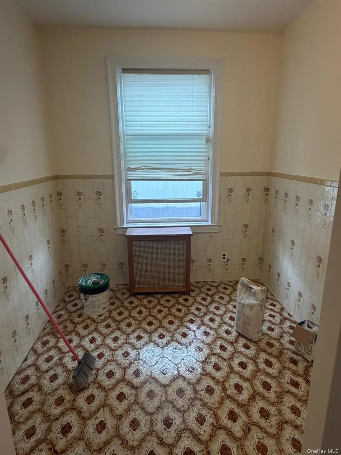 37 Courter Avenue, Yonkers, NY, 2 Bedrooms Bedrooms, 6 Rooms Rooms,1 BathroomBathrooms,Residential Lease,For Rent,Courter,0,1033617 37 Courter Avenue, Yonkers, NY, 2 Bedrooms Bedrooms, 6 Rooms Rooms,1 BathroomBathrooms,Residential Lease,For Rent,Courter,0,1033617