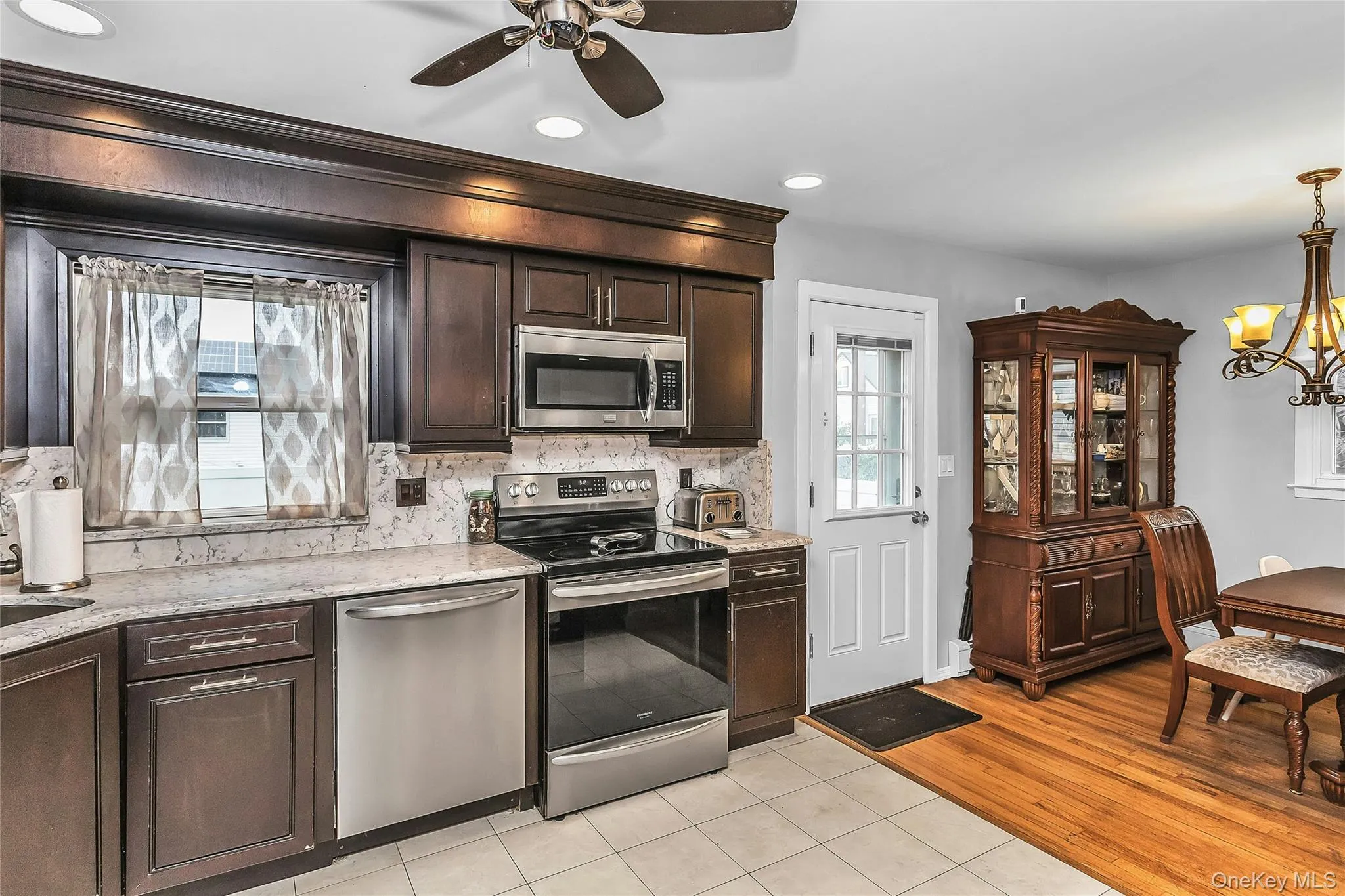 195 Nims Avenue, West Babylon, NY, 4 Bedrooms Bedrooms, 7 Rooms Rooms,2 BathroomsBathrooms,Residential,For Rent,Nims,0,1033620 195 Nims Avenue, West Babylon, NY, 4 Bedrooms Bedrooms, 7 Rooms Rooms,2 BathroomsBathrooms,Residential,For Rent,Nims,0,1033620