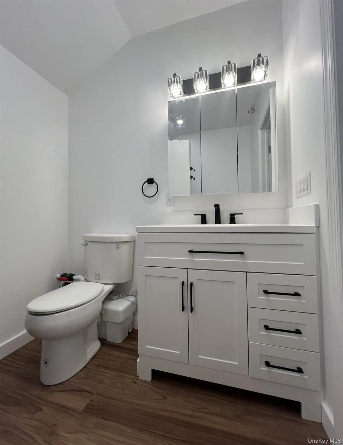 7 1st Street, Warwick (town), NY, 2 Bedrooms Bedrooms, 5 Rooms Rooms,2 BathroomsBathrooms,Residential Lease,For Rent,1st,0,1033627 7 1st Street, Warwick (town), NY, 2 Bedrooms Bedrooms, 5 Rooms Rooms,2 BathroomsBathrooms,Residential Lease,For Rent,1st,0,1033627