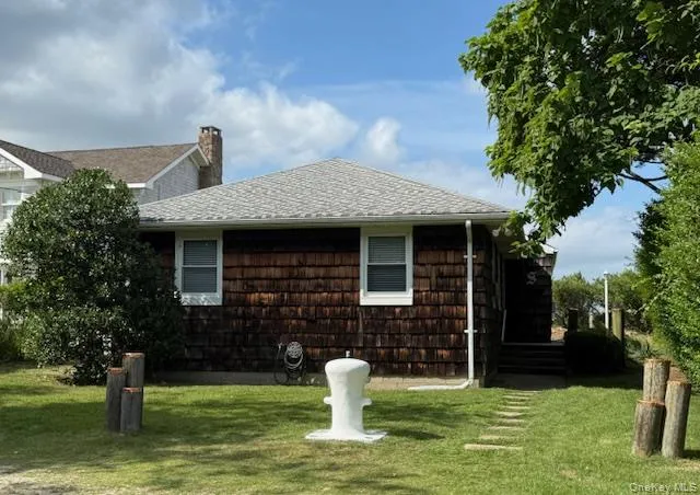 112 Asharoken Avenue, Huntington, NY, 3 Bedrooms Bedrooms, 5 Rooms Rooms,2 BathroomsBathrooms,Residential Lease,For Rent,Asharoken,0,1033631 112 Asharoken Avenue, Huntington, NY, 3 Bedrooms Bedrooms, 5 Rooms Rooms,2 BathroomsBathrooms,Residential Lease,For Rent,Asharoken,0,1033631