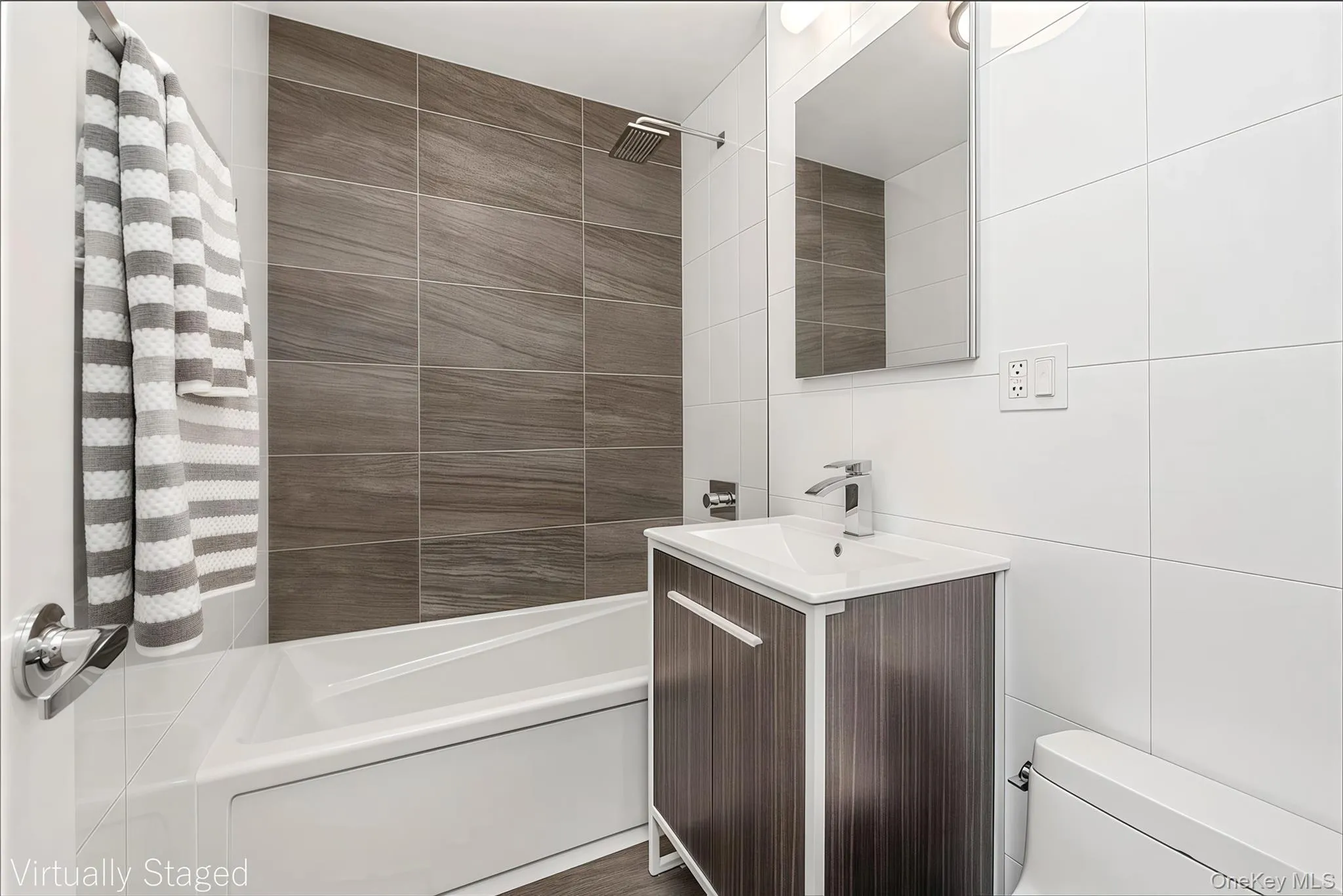 142-20 Franklin Avenue, New York, NY, 3 Bedrooms Bedrooms, 5 Rooms Rooms,2 BathroomsBathrooms,Residential,For Rent,Franklin,0,1033636 142-20 Franklin Avenue, New York, NY, 3 Bedrooms Bedrooms, 5 Rooms Rooms,2 BathroomsBathrooms,Residential,For Rent,Franklin,0,1033636