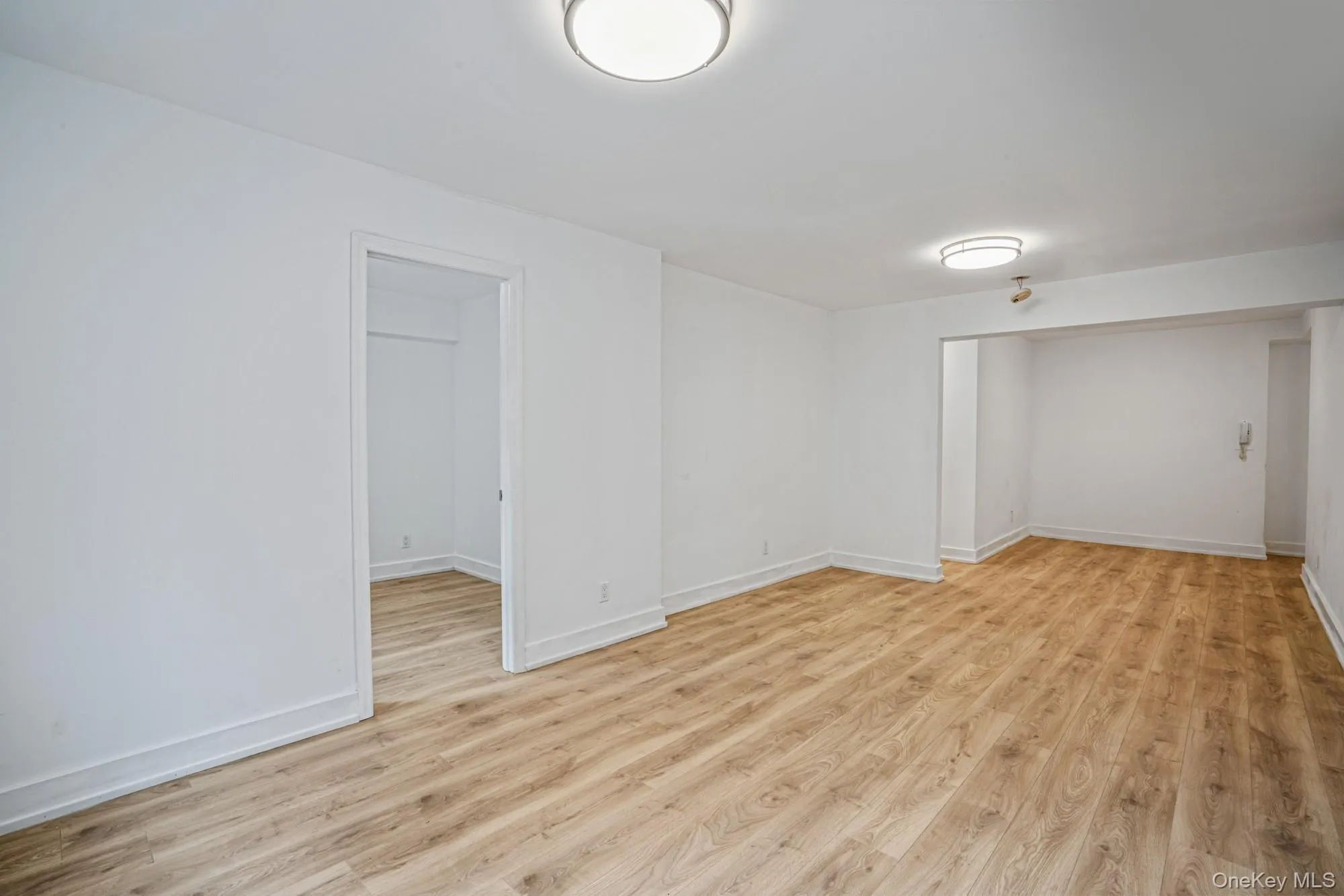 142-20 Franklin Avenue, New York, NY, 3 Bedrooms Bedrooms, 5 Rooms Rooms,2 BathroomsBathrooms,Residential,For Rent,Franklin,0,1033636 142-20 Franklin Avenue, New York, NY, 3 Bedrooms Bedrooms, 5 Rooms Rooms,2 BathroomsBathrooms,Residential,For Rent,Franklin,0,1033636