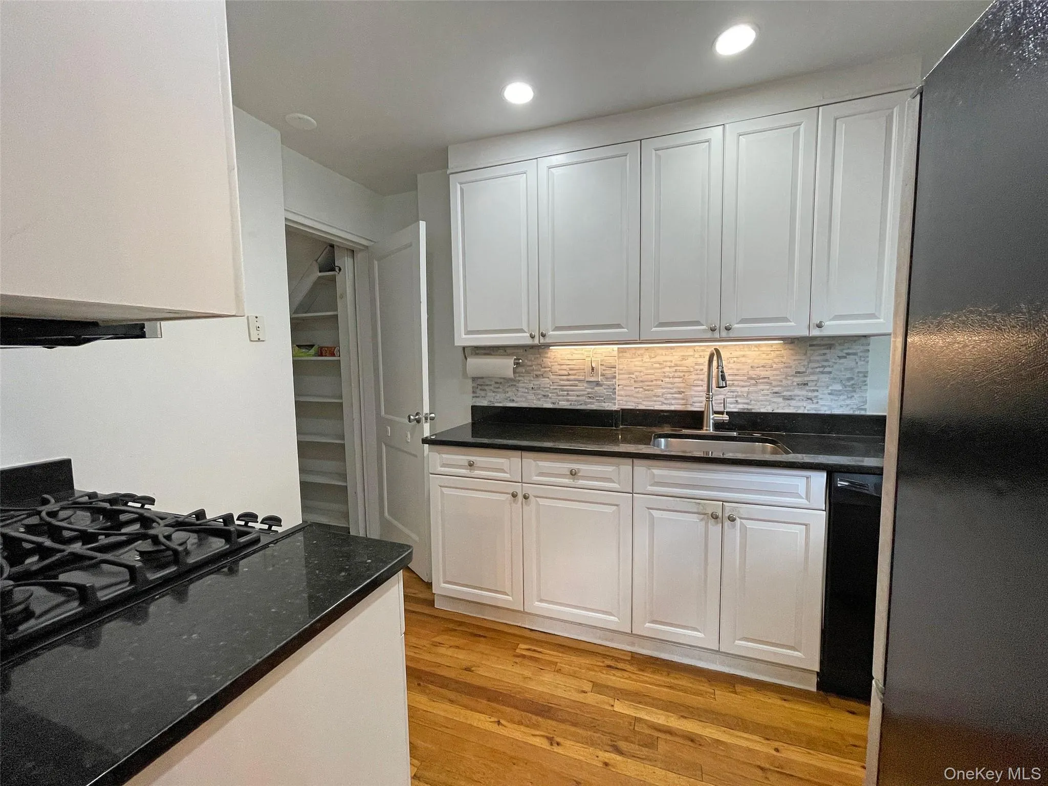 1058 Palmer Avenue, Mamaroneck, NY, 2 Bedrooms Bedrooms, 4 Rooms Rooms,1 BathroomBathrooms,Residential Lease,For Rent,Palmer,0,1033646 1058 Palmer Avenue, Mamaroneck, NY, 2 Bedrooms Bedrooms, 4 Rooms Rooms,1 BathroomBathrooms,Residential Lease,For Rent,Palmer,0,1033646