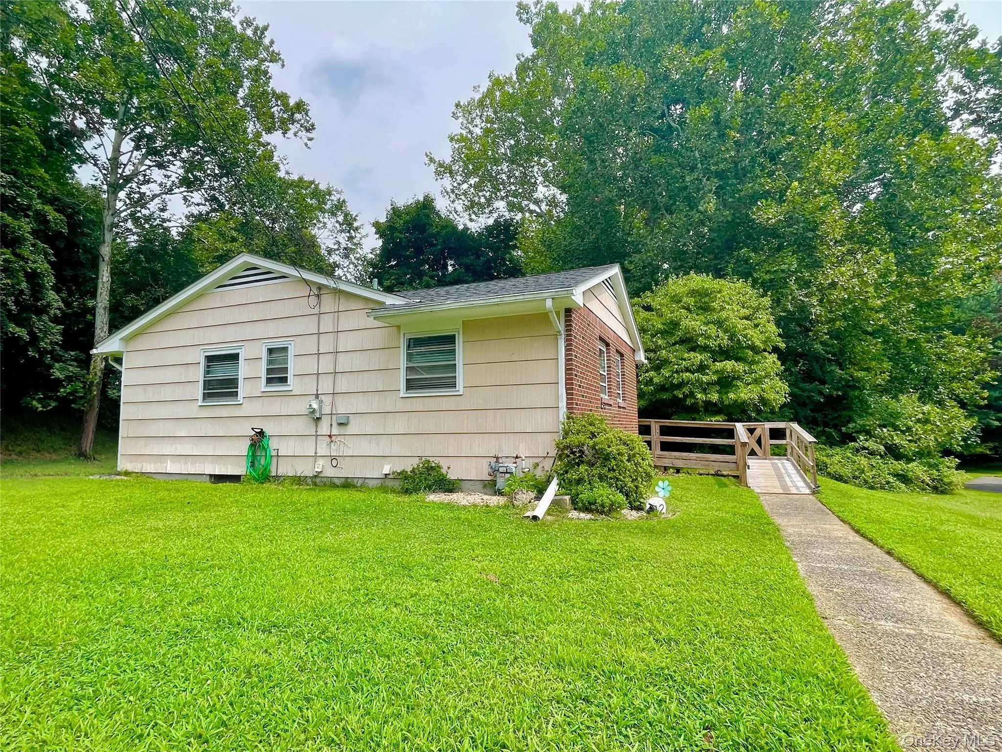 42 Rela Avenue, Haverstraw, NY, 3 Bedrooms Bedrooms, 6 Rooms Rooms,1 BathroomBathrooms,Residential,For Rent,Rela,0,1033649 42 Rela Avenue, Haverstraw, NY, 3 Bedrooms Bedrooms, 6 Rooms Rooms,1 BathroomBathrooms,Residential,For Rent,Rela,0,1033649