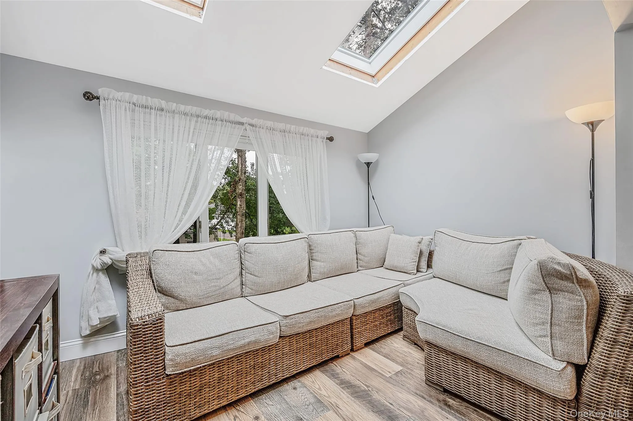 5 Jeremy Circle, Smithtown, NY, 2 Bedrooms Bedrooms, 5 Rooms Rooms,2 BathroomsBathrooms,Residential,For Rent,Jeremy,0,1033652 5 Jeremy Circle, Smithtown, NY, 2 Bedrooms Bedrooms, 5 Rooms Rooms,2 BathroomsBathrooms,Residential,For Rent,Jeremy,0,1033652