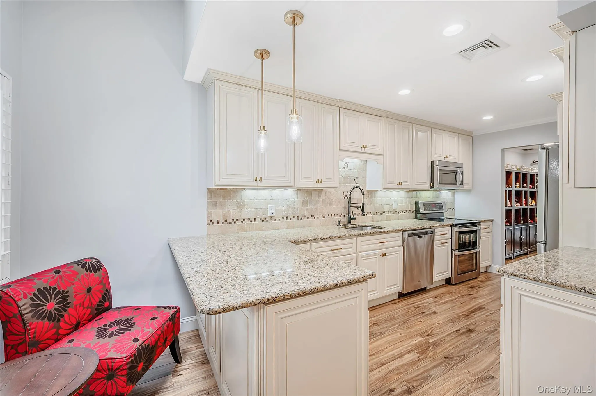 5 Jeremy Circle, Smithtown, NY, 2 Bedrooms Bedrooms, 5 Rooms Rooms,2 BathroomsBathrooms,Residential,For Rent,Jeremy,0,1033652 5 Jeremy Circle, Smithtown, NY, 2 Bedrooms Bedrooms, 5 Rooms Rooms,2 BathroomsBathrooms,Residential,For Rent,Jeremy,0,1033652