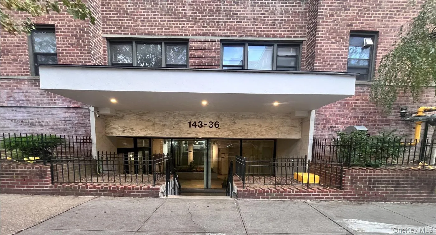 143-36 Barclay Ave, New York, NY, 1 Bedroom Bedrooms, 4 Rooms Rooms,1 BathroomBathrooms,Residential,For Rent,Barclay Ave,0,1033658 143-36 Barclay Ave, New York, NY, 1 Bedroom Bedrooms, 4 Rooms Rooms,1 BathroomBathrooms,Residential,For Rent,Barclay Ave,0,1033658