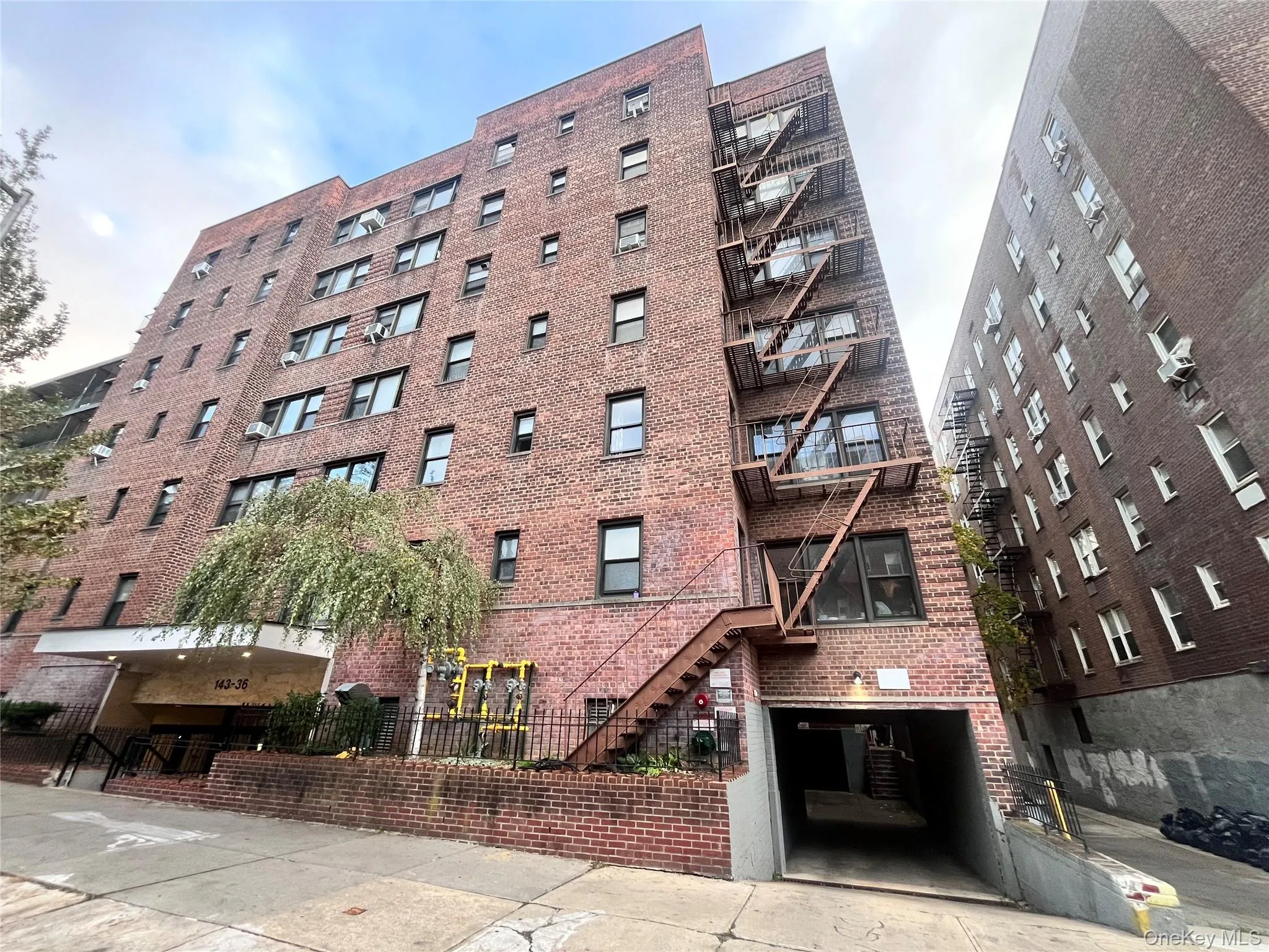 143-36 Barclay Ave, New York, NY, 1 Bedroom Bedrooms, 4 Rooms Rooms,1 BathroomBathrooms,Residential,For Rent,Barclay Ave,0,1033658 143-36 Barclay Ave, New York, NY, 1 Bedroom Bedrooms, 4 Rooms Rooms,1 BathroomBathrooms,Residential,For Rent,Barclay Ave,0,1033658