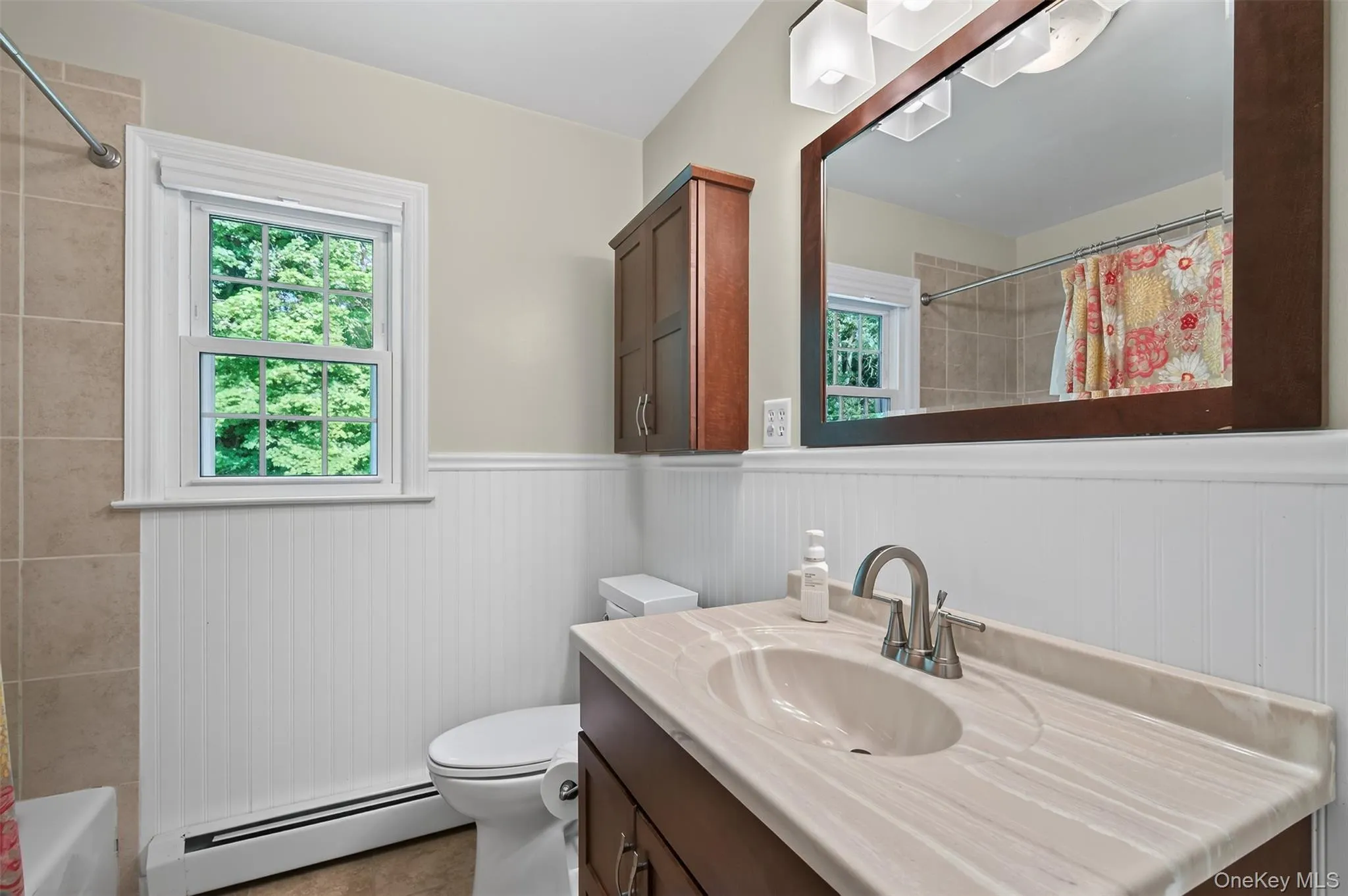 2nd fl Hallway Full Bath 2nd fl Hallway Full Bath
