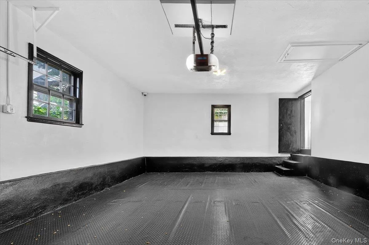 1155 Webster Avenue, New Rochelle, NY, 4 Bedrooms Bedrooms, 9 Rooms Rooms,4 BathroomsBathrooms,Residential,For Rent,Webster,0,1033670 1155 Webster Avenue, New Rochelle, NY, 4 Bedrooms Bedrooms, 9 Rooms Rooms,4 BathroomsBathrooms,Residential,For Rent,Webster,0,1033670
