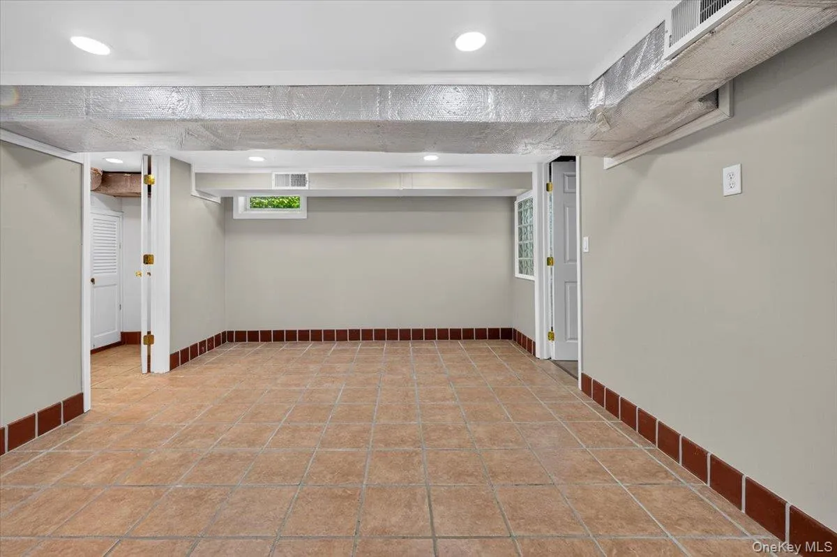 1155 Webster Avenue, New Rochelle, NY, 4 Bedrooms Bedrooms, 9 Rooms Rooms,4 BathroomsBathrooms,Residential,For Rent,Webster,0,1033670 1155 Webster Avenue, New Rochelle, NY, 4 Bedrooms Bedrooms, 9 Rooms Rooms,4 BathroomsBathrooms,Residential,For Rent,Webster,0,1033670