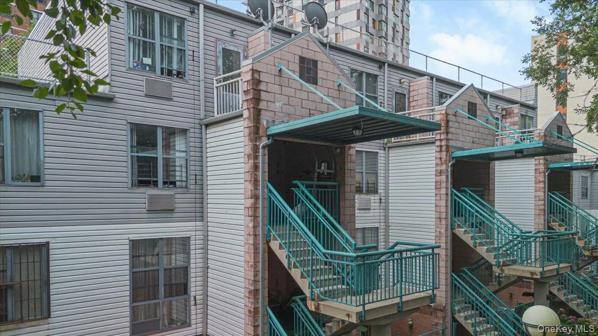 521 156th Street, New York, NY, 3 Bedrooms Bedrooms, 5 Rooms Rooms,1 BathroomBathrooms,Residential,For Rent,156th,0,1033673 521 156th Street, New York, NY, 3 Bedrooms Bedrooms, 5 Rooms Rooms,1 BathroomBathrooms,Residential,For Rent,156th,0,1033673