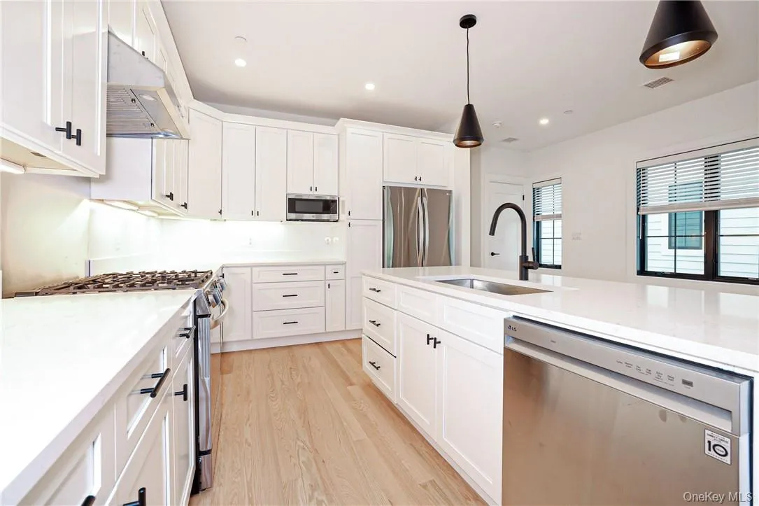 59 Nelson Avenue, Harrison, NY, 3 Bedrooms Bedrooms, 5 Rooms Rooms,3 BathroomsBathrooms,Residential Lease,For Rent,Nelson,0,1033678 59 Nelson Avenue, Harrison, NY, 3 Bedrooms Bedrooms, 5 Rooms Rooms,3 BathroomsBathrooms,Residential Lease,For Rent,Nelson,0,1033678