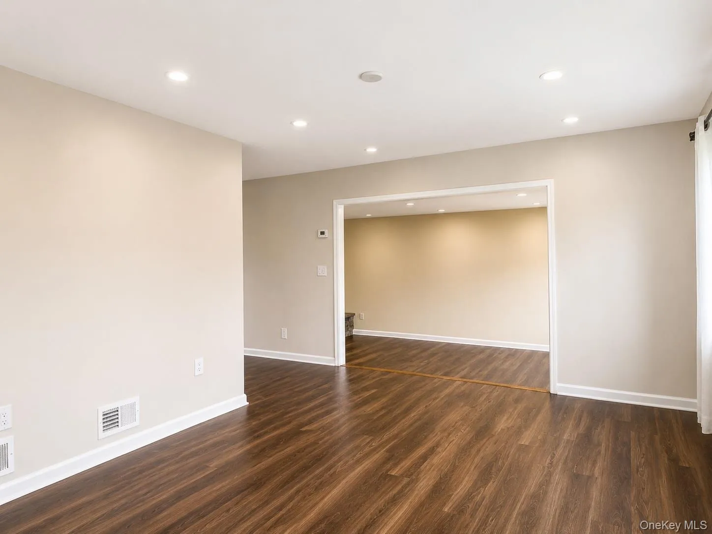7 Mindy Lane, Oyster Bay, NY, 4 Bedrooms Bedrooms, 7 Rooms Rooms,2 BathroomsBathrooms,Residential Lease,For Rent,Mindy,0,1033680 7 Mindy Lane, Oyster Bay, NY, 4 Bedrooms Bedrooms, 7 Rooms Rooms,2 BathroomsBathrooms,Residential Lease,For Rent,Mindy,0,1033680