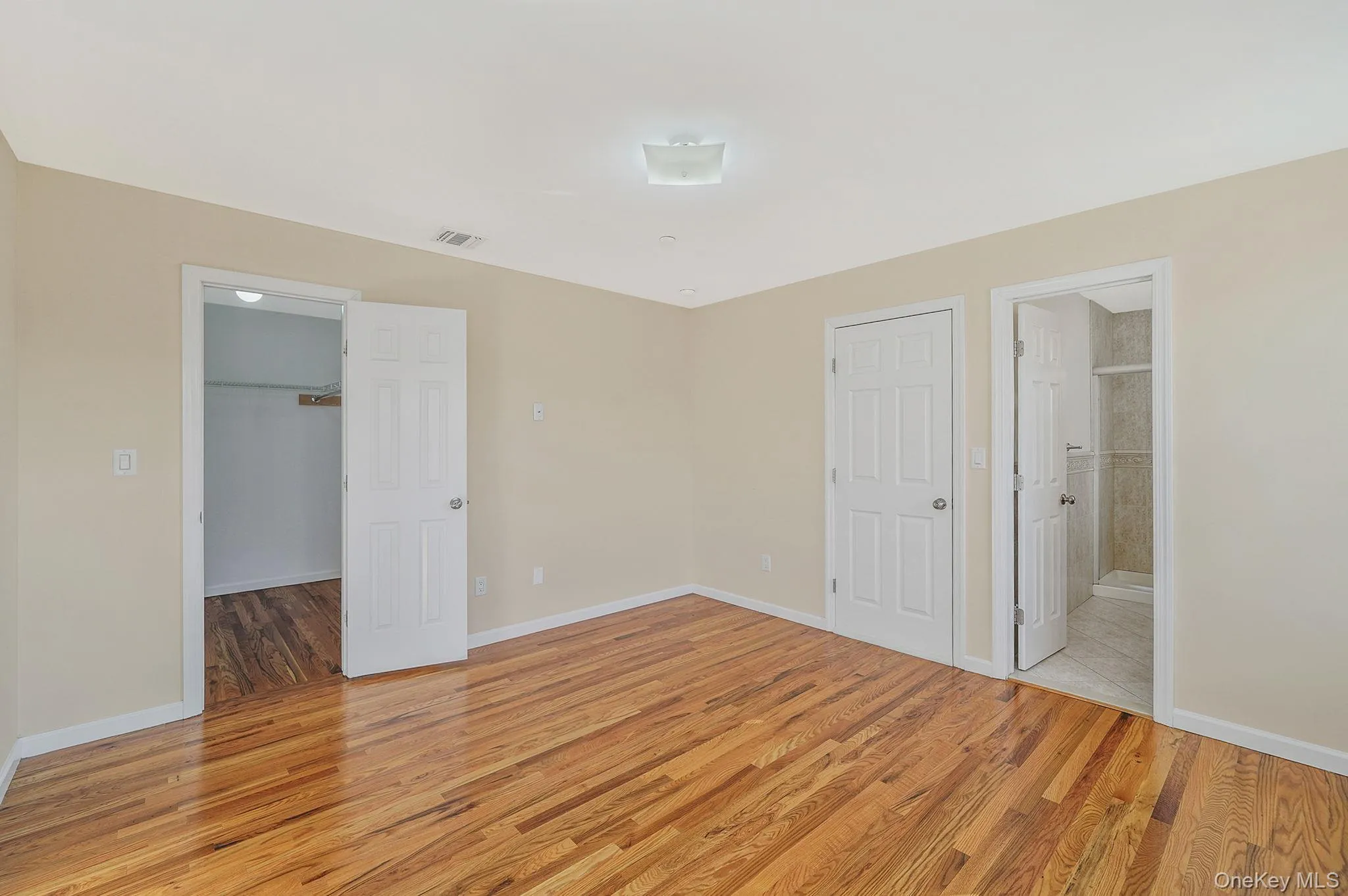 123 Clinton, North Hempstead, NY, 3 Bedrooms Bedrooms, 10 Rooms Rooms,2 BathroomsBathrooms,Residential Lease,For Rent,Clinton,0,1033684 123 Clinton, North Hempstead, NY, 3 Bedrooms Bedrooms, 10 Rooms Rooms,2 BathroomsBathrooms,Residential Lease,For Rent,Clinton,0,1033684