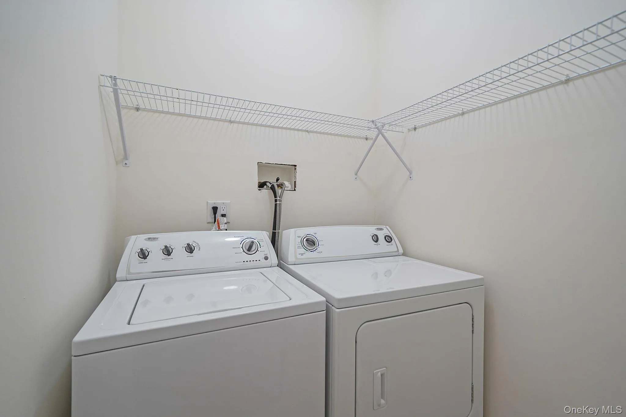 123 Clinton, North Hempstead, NY, 3 Bedrooms Bedrooms, 10 Rooms Rooms,2 BathroomsBathrooms,Residential Lease,For Rent,Clinton,0,1033684 123 Clinton, North Hempstead, NY, 3 Bedrooms Bedrooms, 10 Rooms Rooms,2 BathroomsBathrooms,Residential Lease,For Rent,Clinton,0,1033684