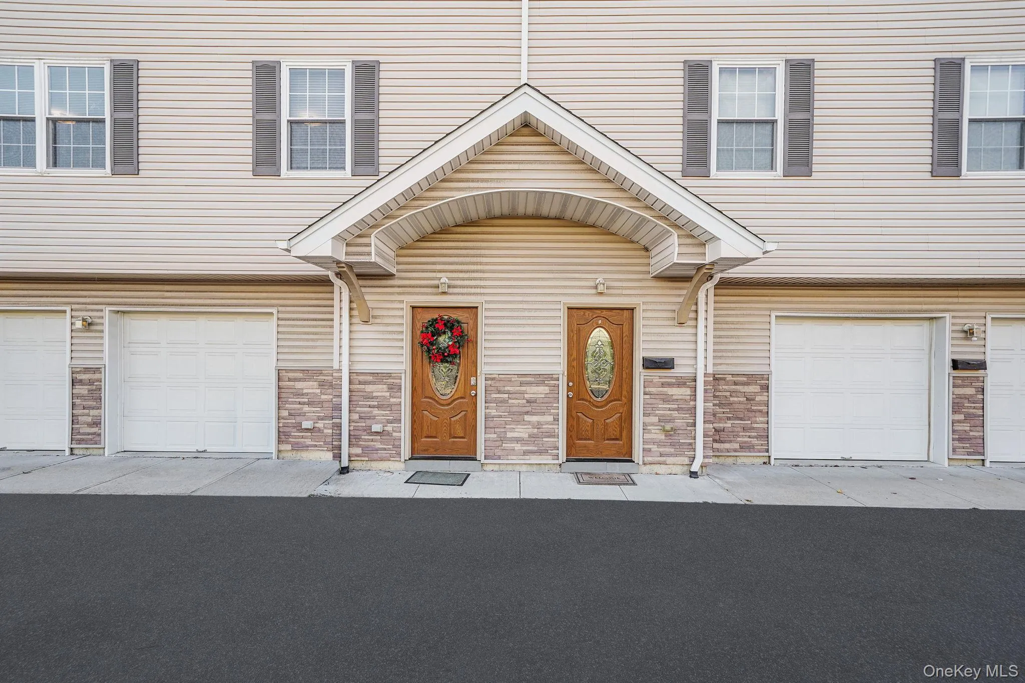 123 Clinton, North Hempstead, NY, 3 Bedrooms Bedrooms, 10 Rooms Rooms,2 BathroomsBathrooms,Residential Lease,For Rent,Clinton,0,1033684 123 Clinton, North Hempstead, NY, 3 Bedrooms Bedrooms, 10 Rooms Rooms,2 BathroomsBathrooms,Residential Lease,For Rent,Clinton,0,1033684