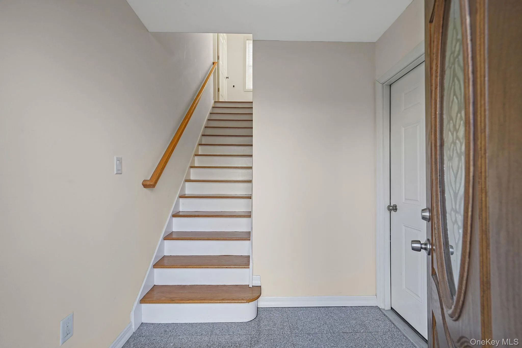 123 Clinton, North Hempstead, NY, 3 Bedrooms Bedrooms, 10 Rooms Rooms,2 BathroomsBathrooms,Residential Lease,For Rent,Clinton,0,1033684 123 Clinton, North Hempstead, NY, 3 Bedrooms Bedrooms, 10 Rooms Rooms,2 BathroomsBathrooms,Residential Lease,For Rent,Clinton,0,1033684